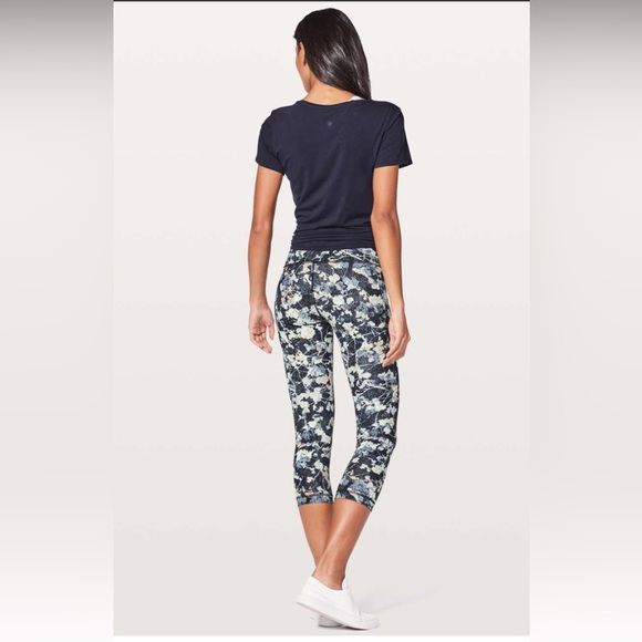 Lulu Lemon Wunder Under Crops High Rise 21 Inch Inseam - Picture 4 of 4